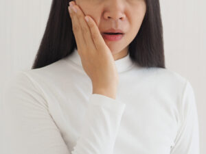 Riverside, CA dentist offers treatments for TMJ pains 